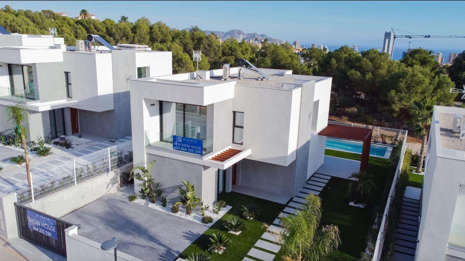 10-7-1 Exclusive newly built villas in Sierra Cortina