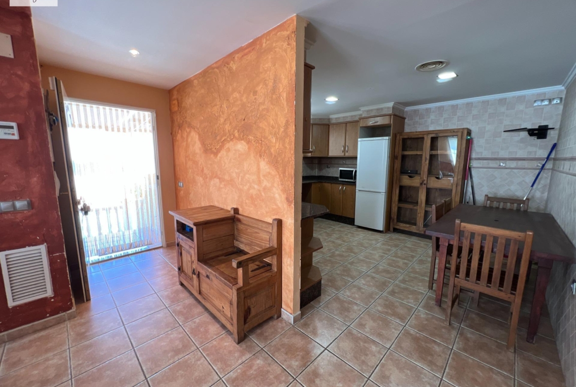 PERFECTO CHALET EN EL BOSQUE DE CHIVA