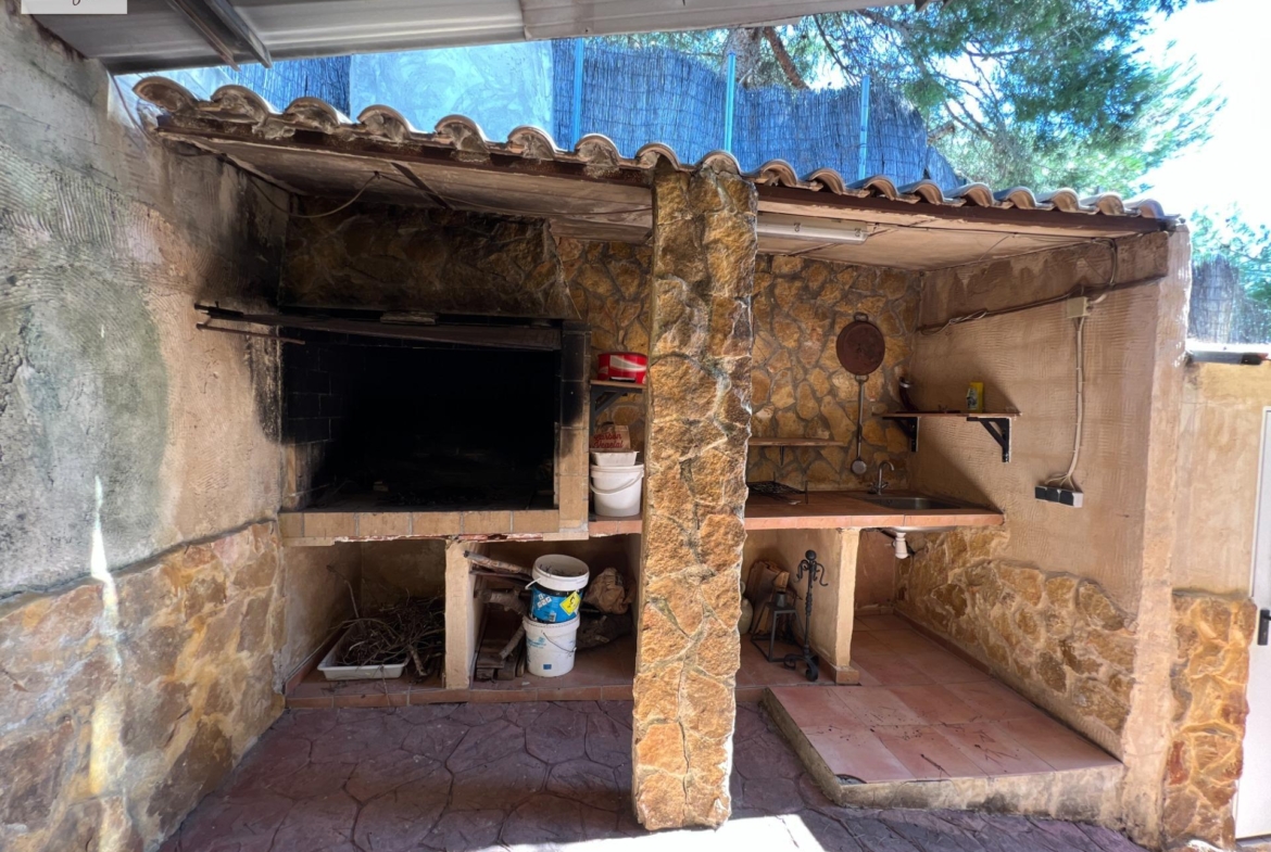 PERFECTO CHALET EN EL BOSQUE DE CHIVA