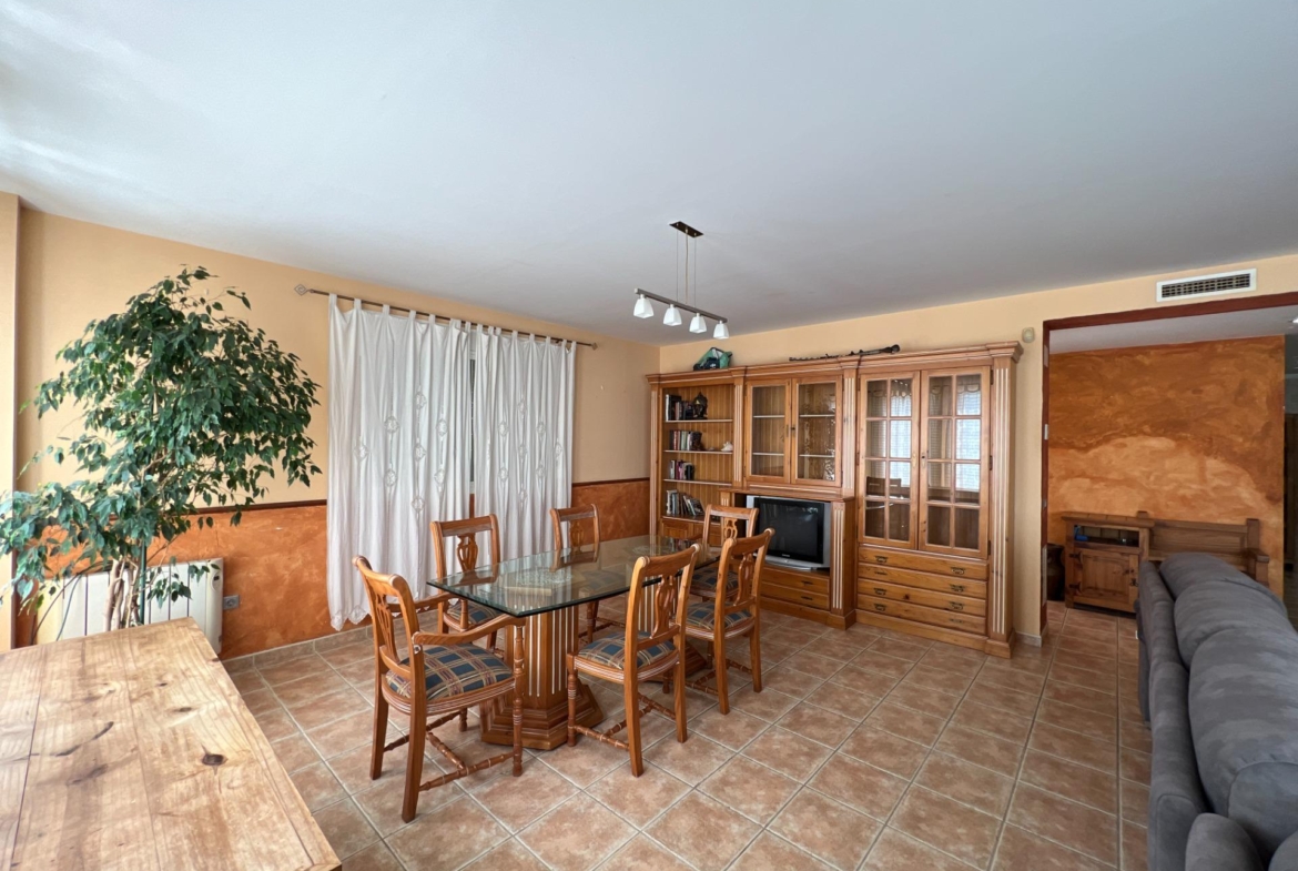 PERFECTO CHALET EN EL BOSQUE DE CHIVA