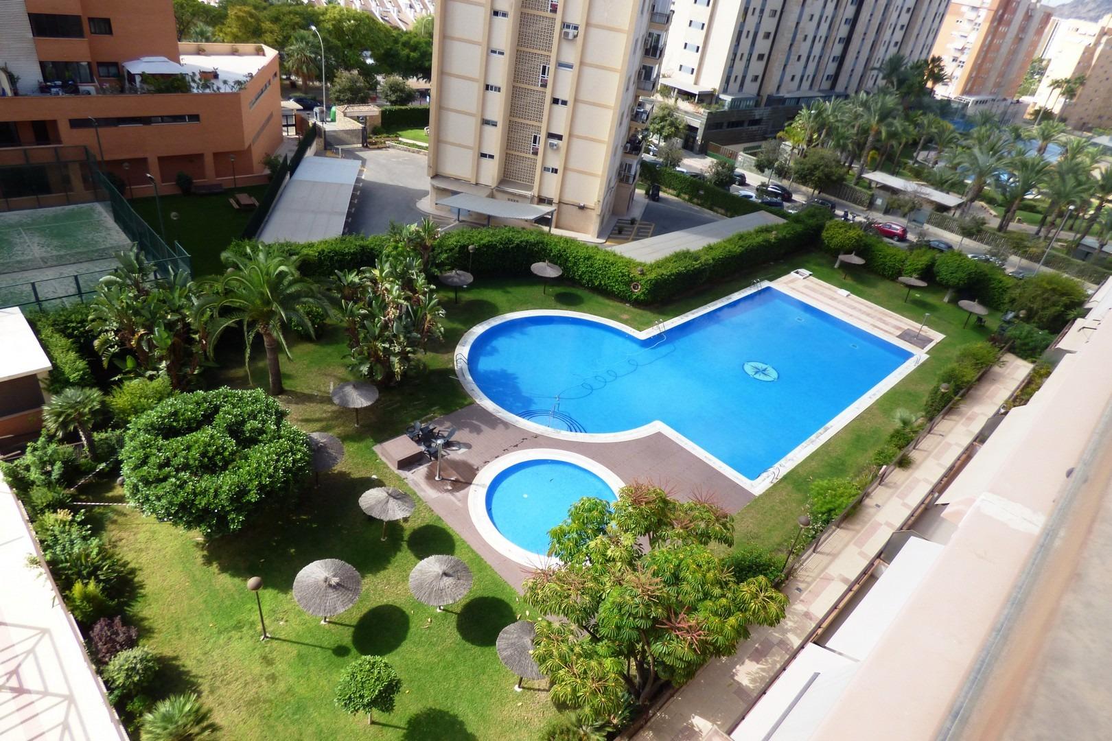 Gran Vivienda de 4 slaapzalen y tres baños en Urbanización de Lujo en Playa San Juan