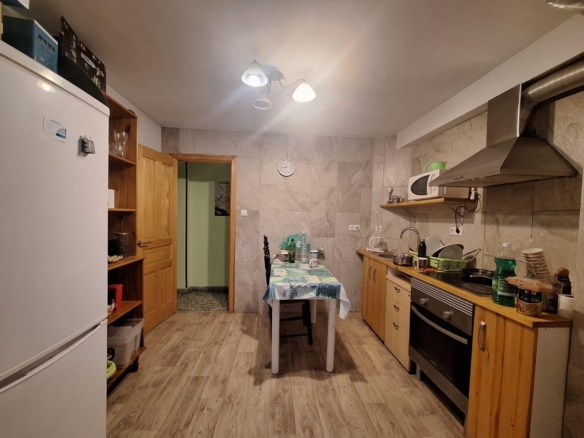 Amplio Piso en Venta en Carolinas Bajas, Alicante – Oportunidad Única