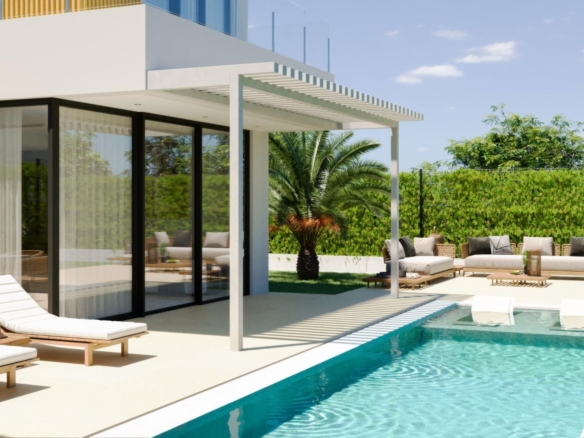 Single-family homes with private pool