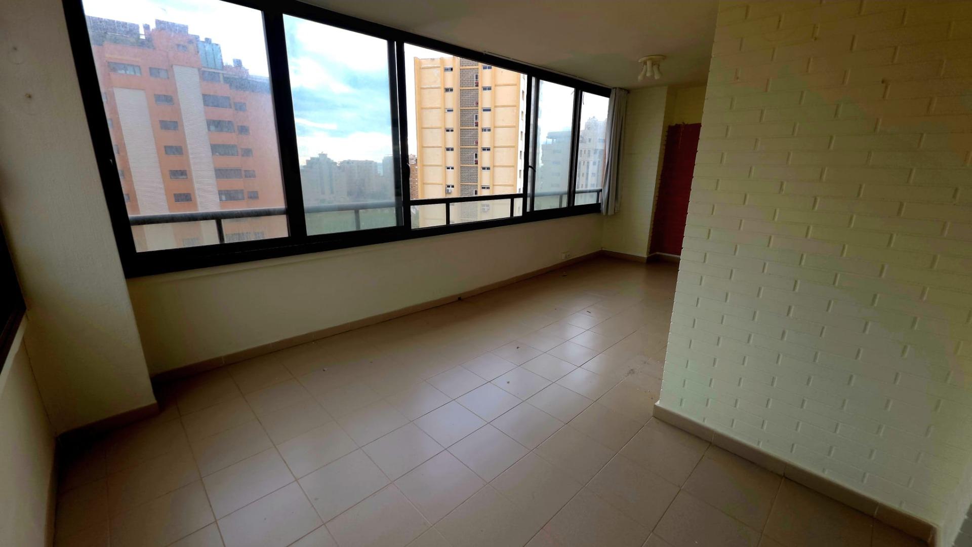 Gran Vivienda de 4 slaapzalen y tres baños en Urbanización de Lujo en Playa San Juan