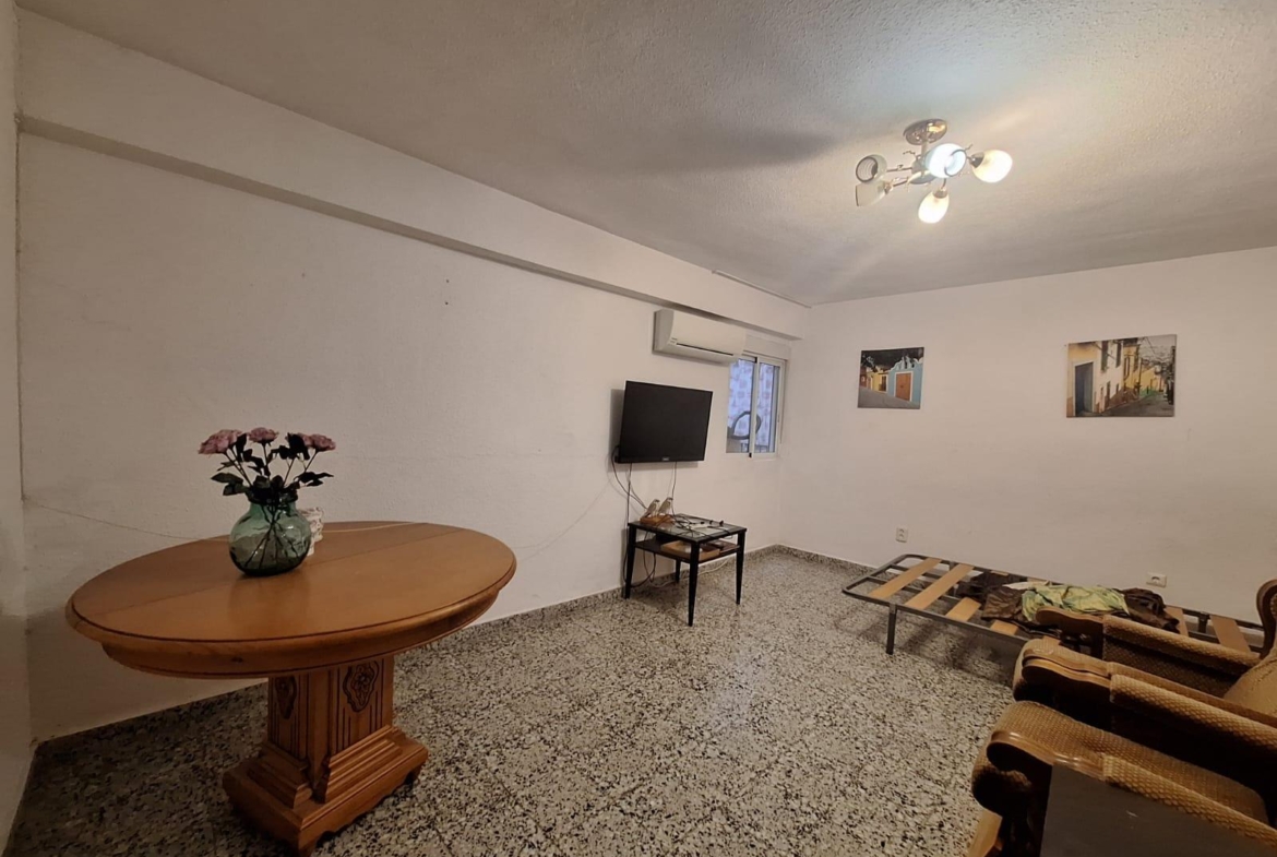 Amplio Piso en Venta en Carolinas Bajas, Alicante – Portonidad Única