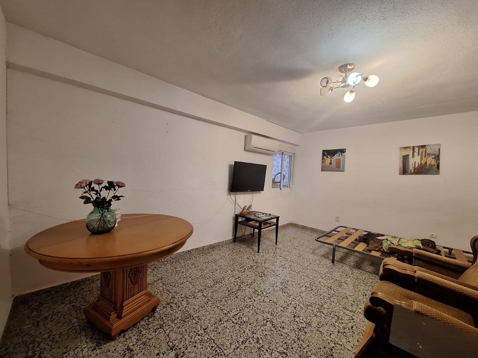 Amplio Piso en Venta en Carolinas Bajas, Alicante – Portonidad Única