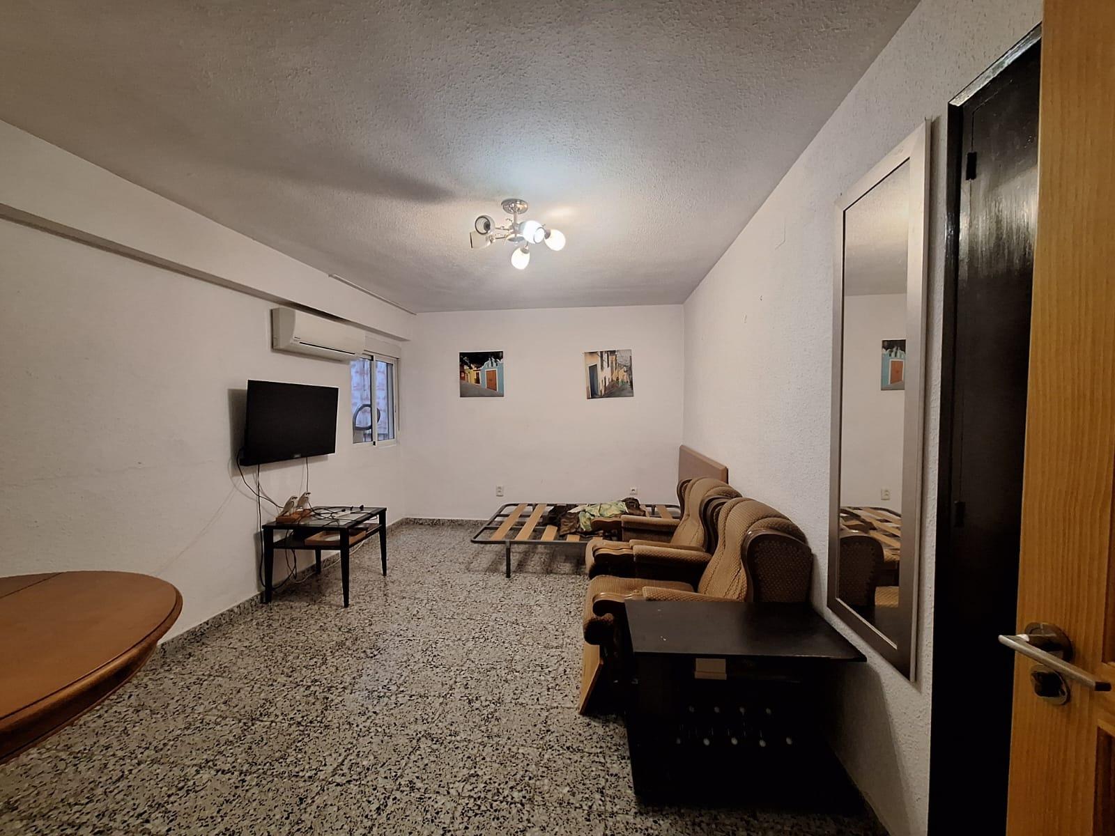 Amplio Piso en Venta en Carolinas Bajas, Alicante – Portonidad Única