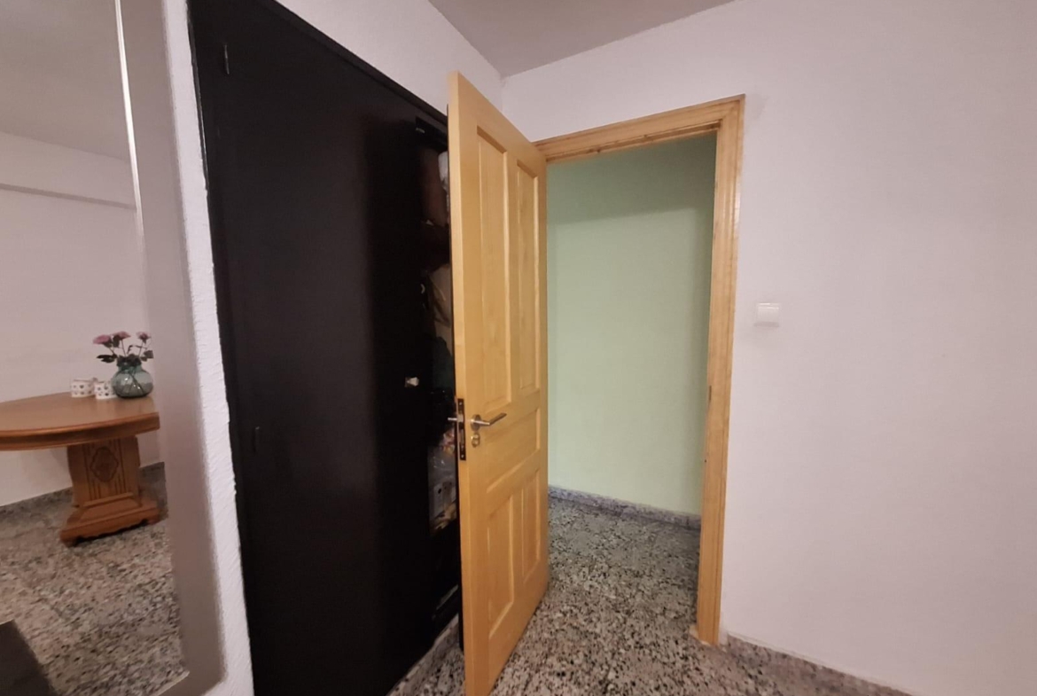 Amplio Piso en Venta en Carolinas Bajas, Alicante – Portonidad Única