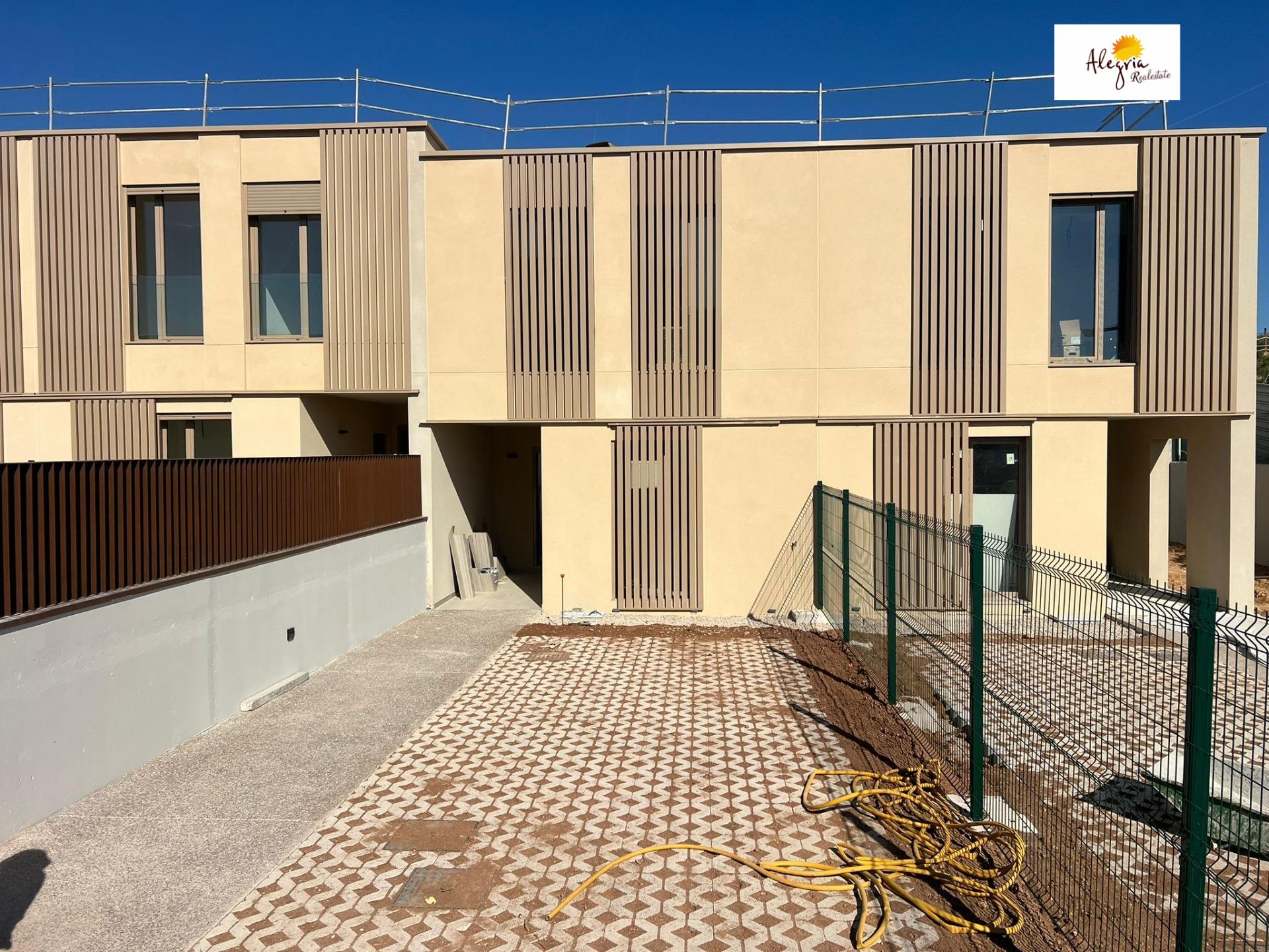 EXCLUSIVOS CHALETS ADOSADOS EN CAMPOLIVAR-GODELLA