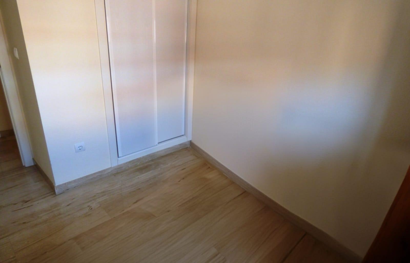 Gran Vivienda de 4 slaapzalen y tres baños en Urbanización de Lujo en Playa San Juan