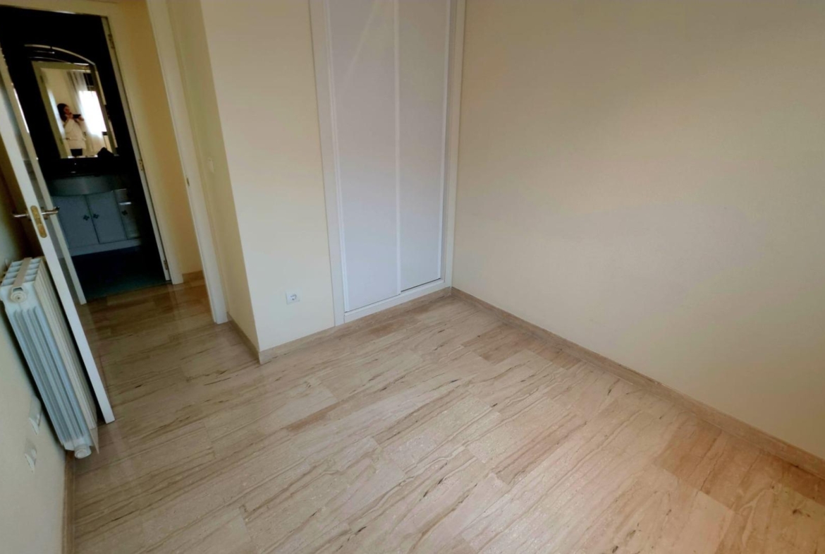 Gran Vivienda de 4 slaapzalen y tres baños en Urbanización de Lujo en Playa San Juan