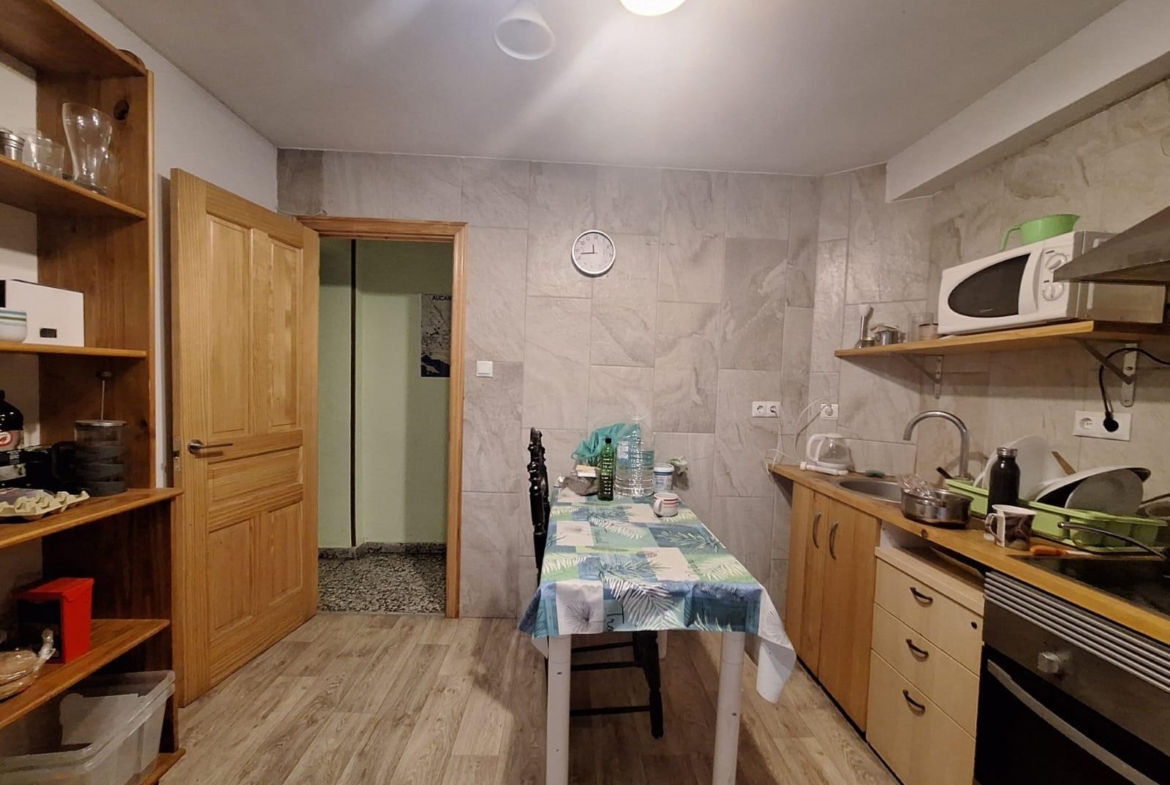Amplio Piso en Venta en Carolinas Bajas, Alicante – Portonidad Única