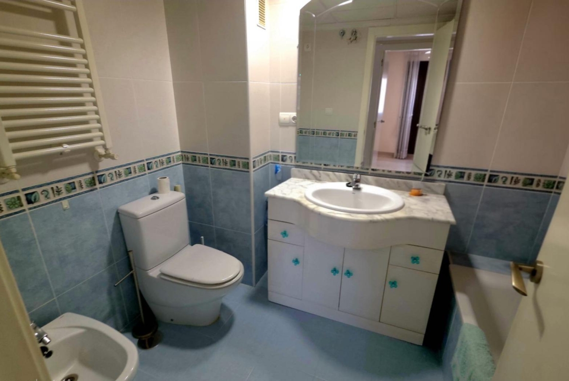 Gran Vivienda de 4 slaapzalen y tres baños en Urbanización de Lujo en Playa San Juan