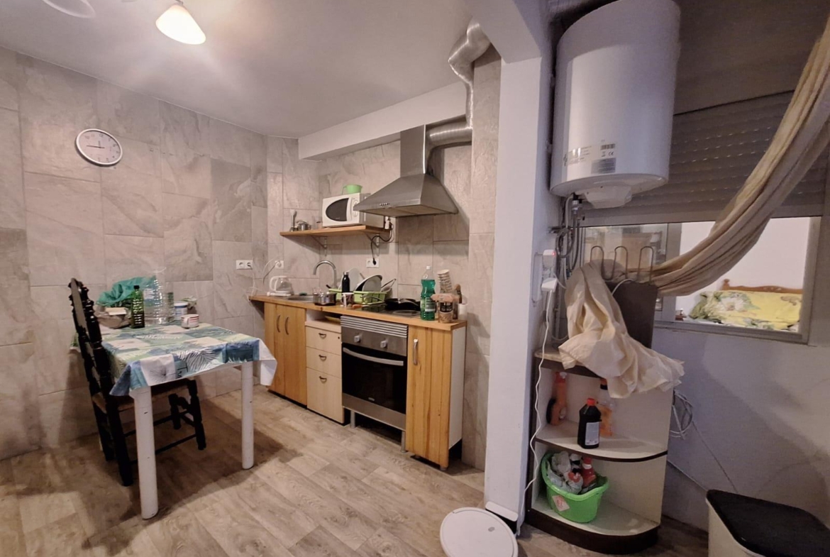 Amplio Piso en Venta en Carolinas Bajas, Alicante – Portonidad Única