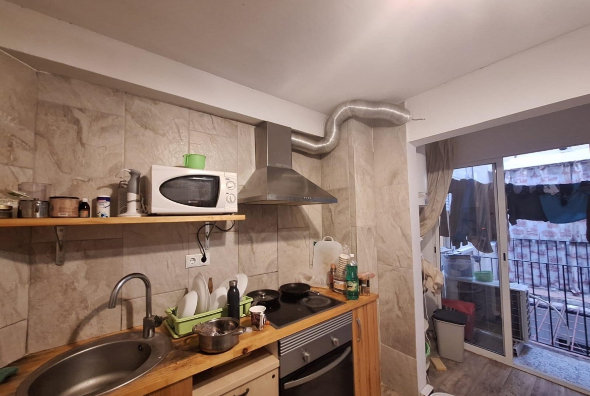 Amplio Piso en Venta en Carolinas Bajas, Alicante – Portonidad Única