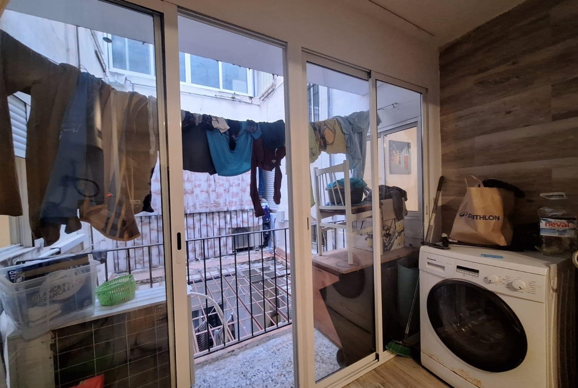 Amplio Piso en Venta en Carolinas Bajas, Alicante – Portonidad Única