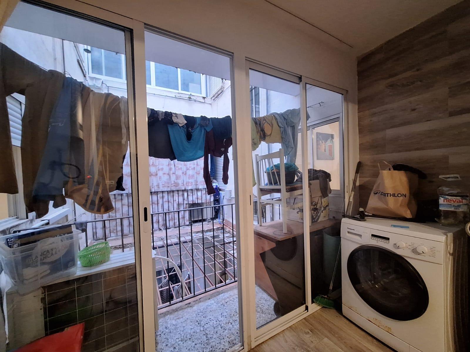Amplio Piso en Venta en Carolinas Bajas, Alicante – Portonidad Única