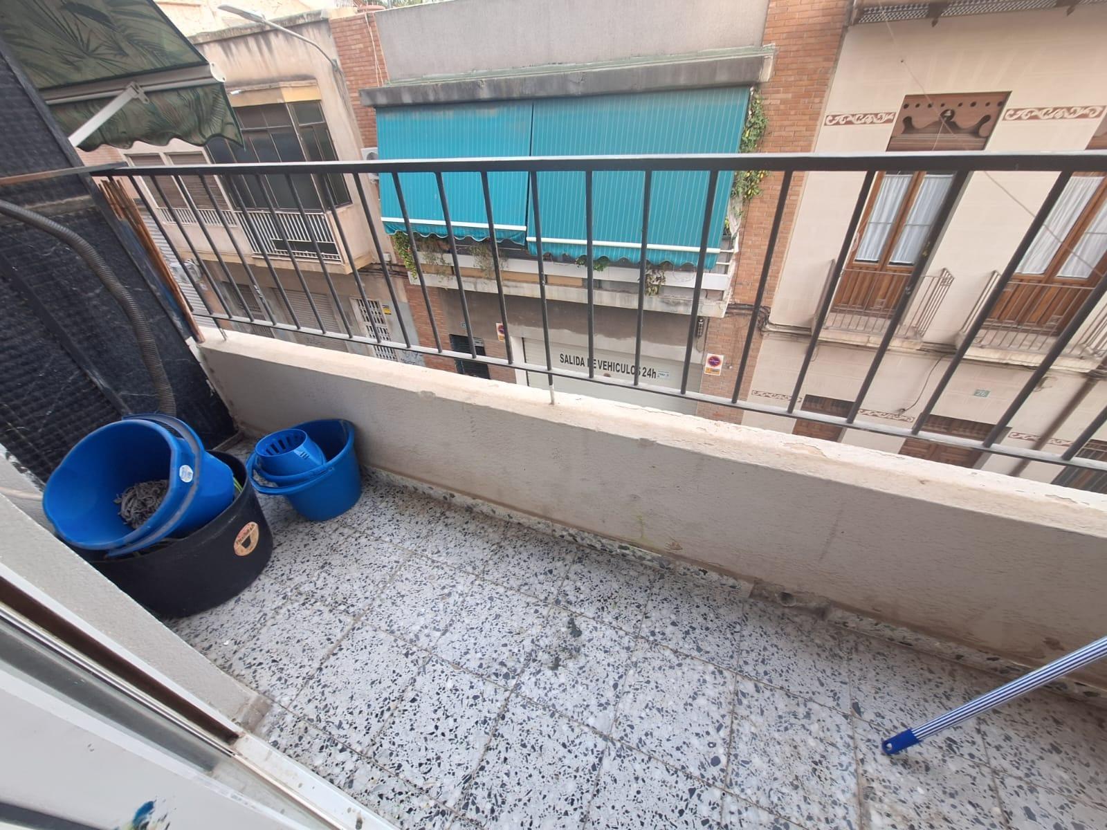 Amplio Piso en Venta en Carolinas Bajas, Alicante – Portonidad Única