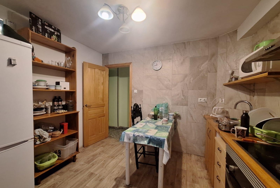 Amplio Piso en Venta en Carolinas Bajas, Alicante – Portonidad Única