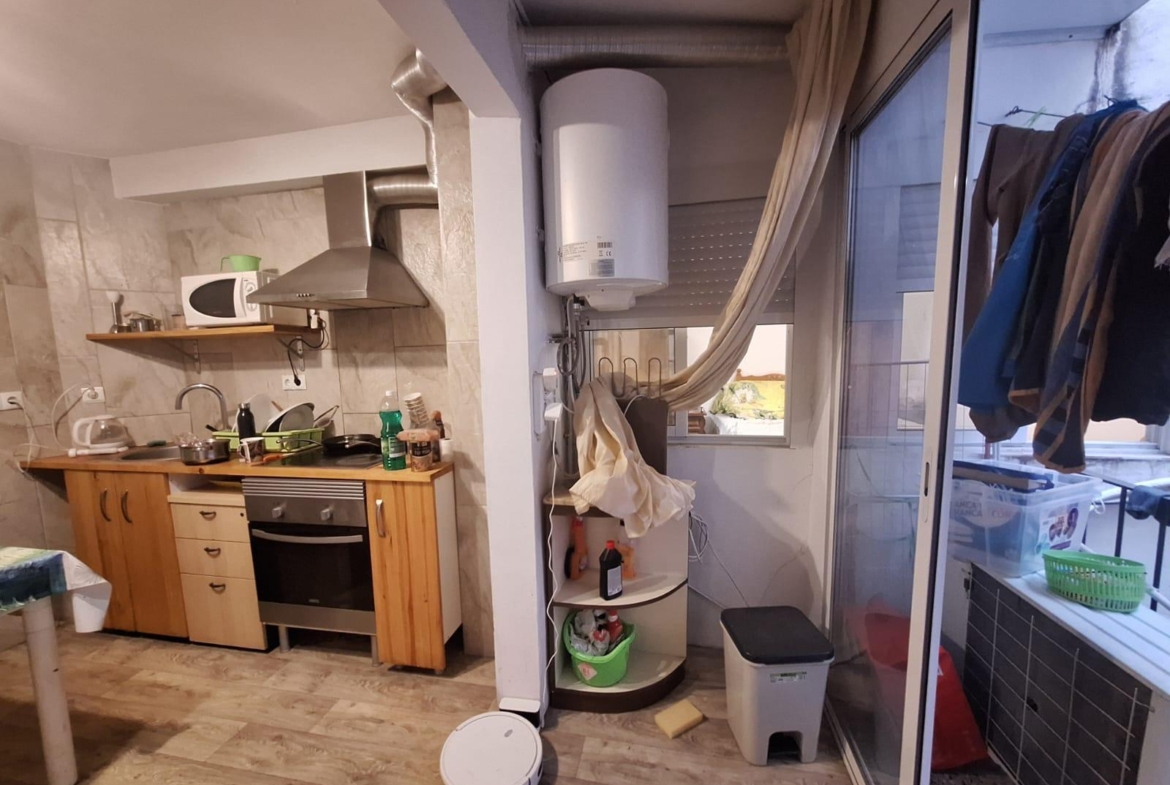 Amplio Piso en Venta en Carolinas Bajas, Alicante – Portonidad Única