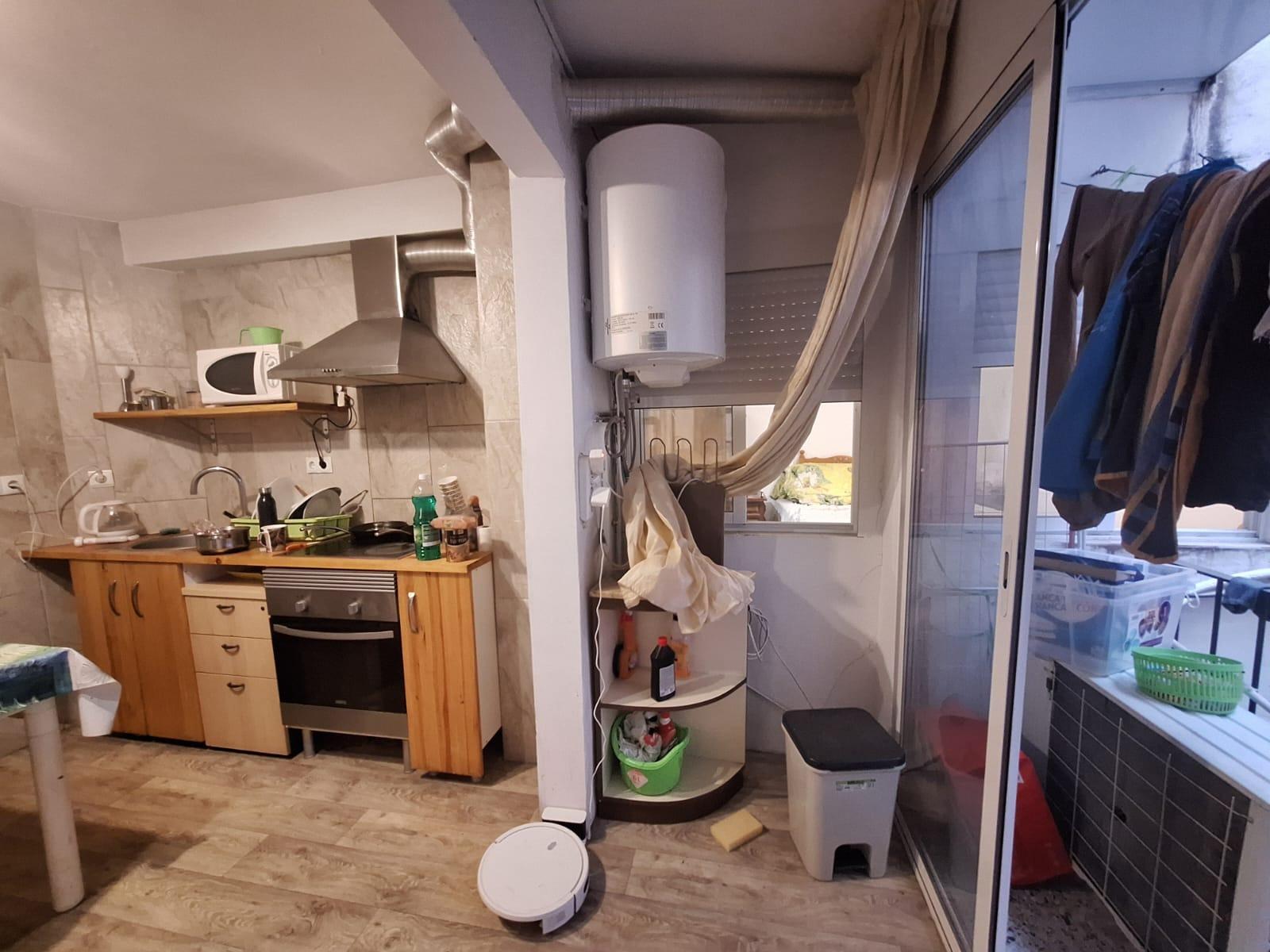 Amplio Piso en Venta en Carolinas Bajas, Alicante – Portonidad Única
