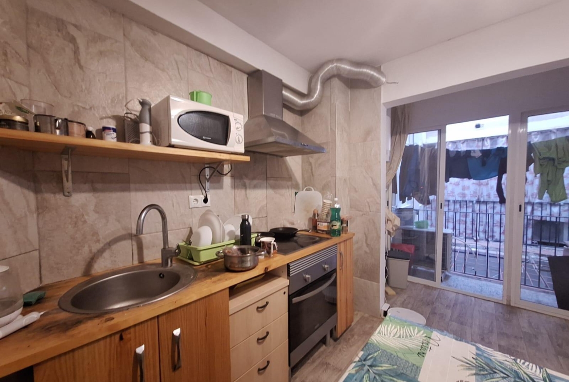 Amplio Piso en Venta en Carolinas Bajas, Alicante – Portonidad Única