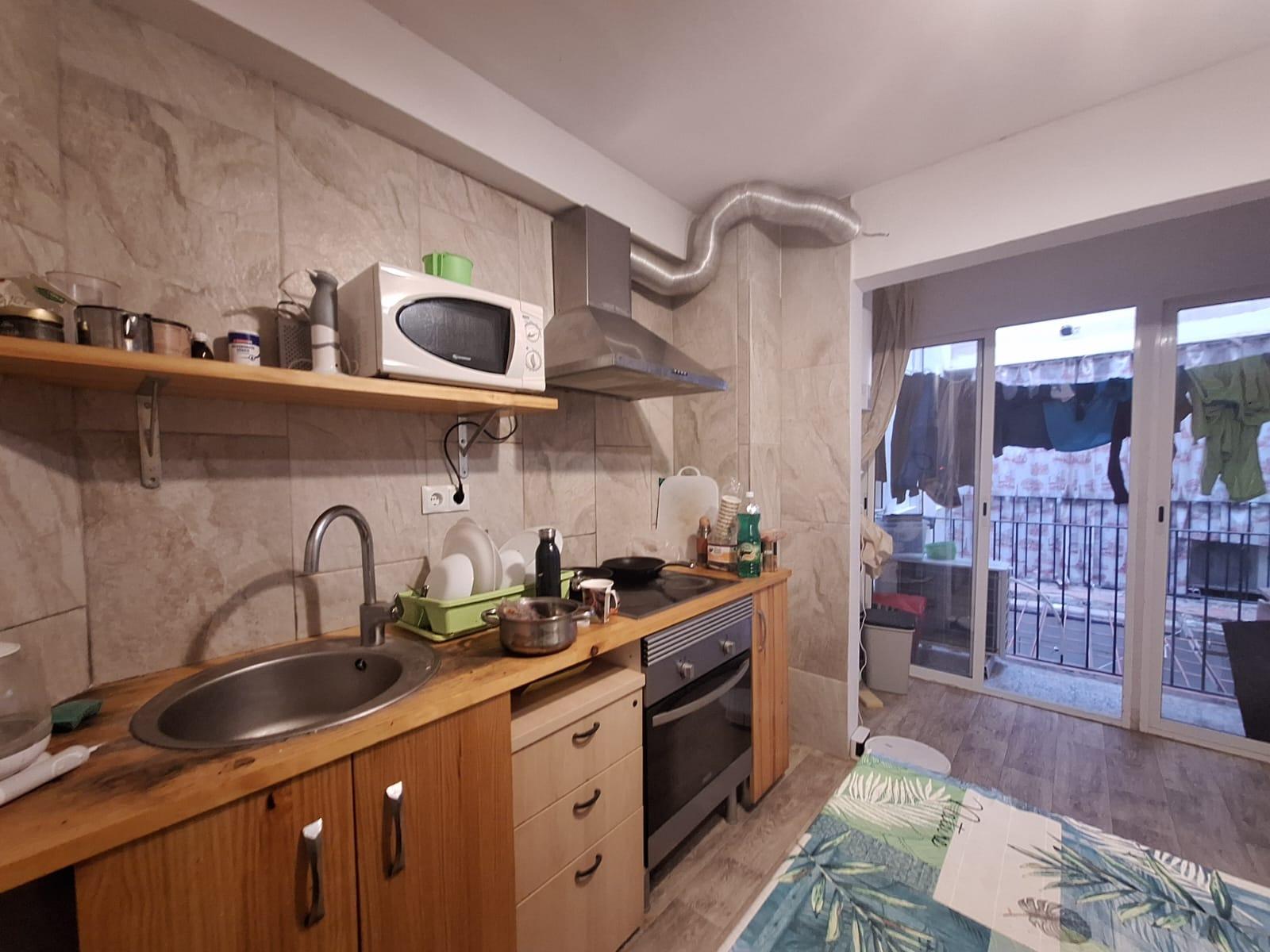 Amplio Piso en Venta en Carolinas Bajas, Alicante – Portonidad Única