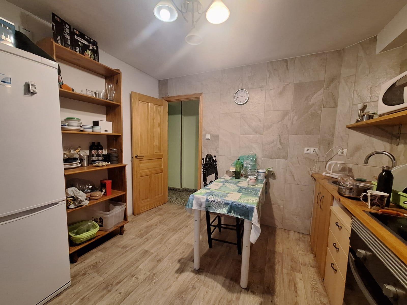 Amplio Piso en Venta en Carolinas Bajas, Alicante – Portonidad Única