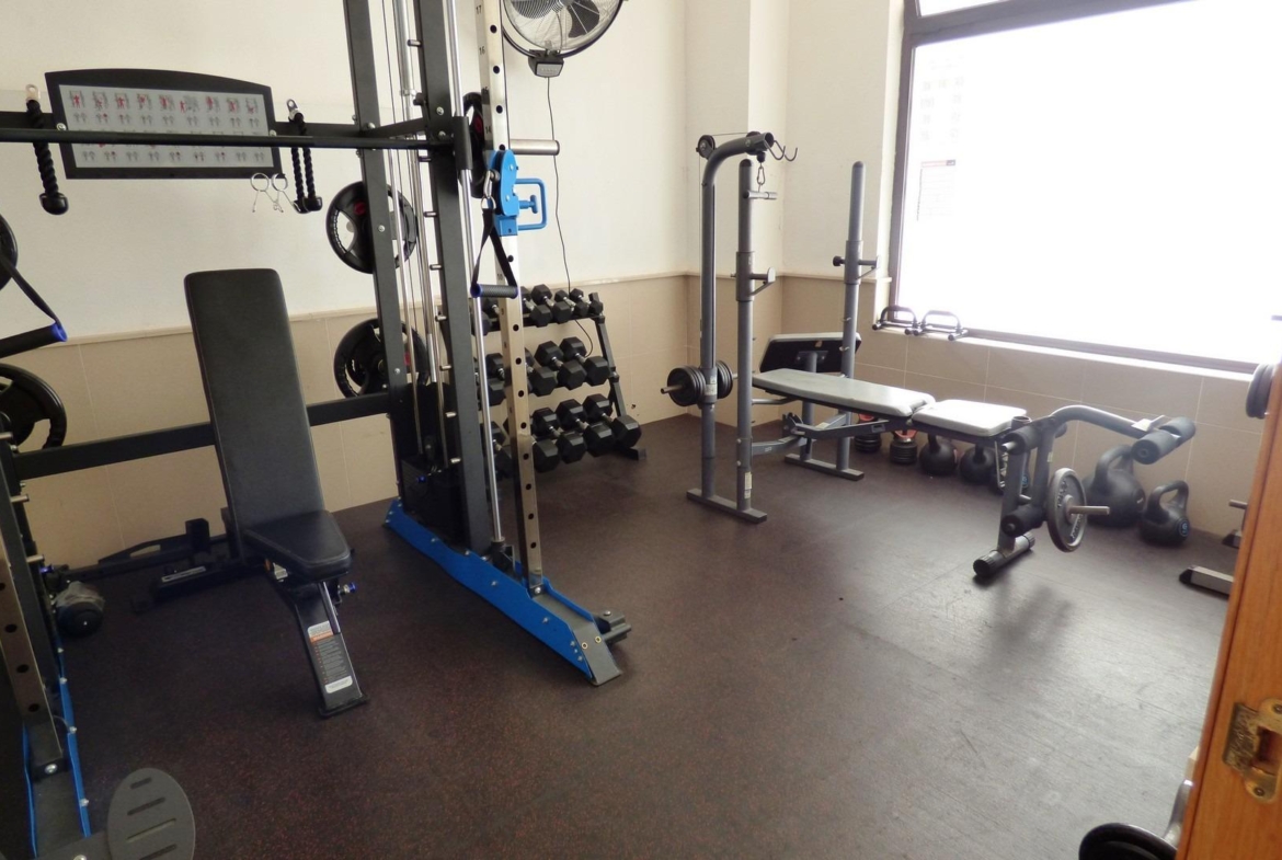 Gran Vivienda de 4 slaapzalen y tres baños en Urbanización de Lujo en Playa San Juan