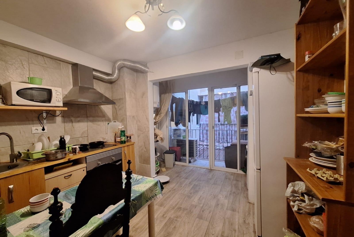 Amplio Piso en Venta en Carolinas Bajas, Alicante – Portonidad Única