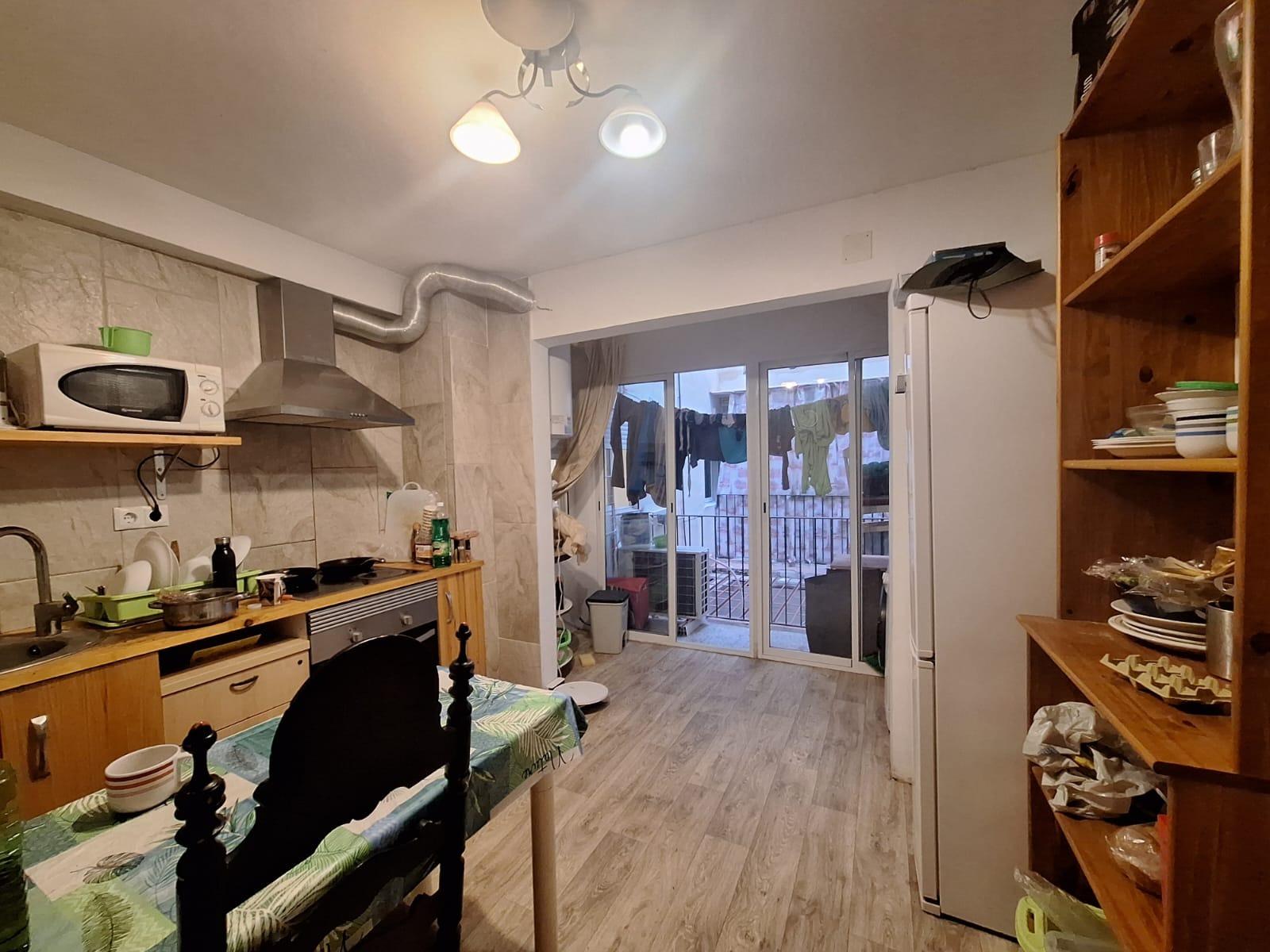 Amplio Piso en Venta en Carolinas Bajas, Alicante – Portonidad Única