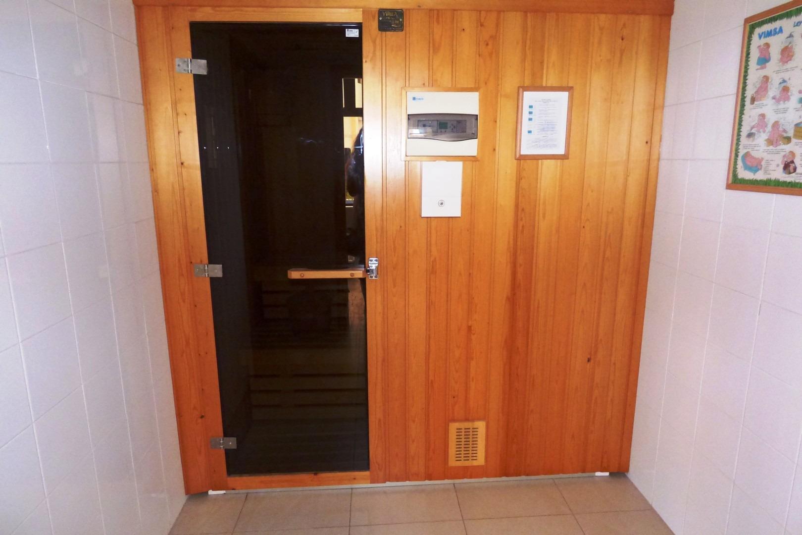 Gran Vivienda de 4 slaapzalen y tres baños en Urbanización de Lujo en Playa San Juan