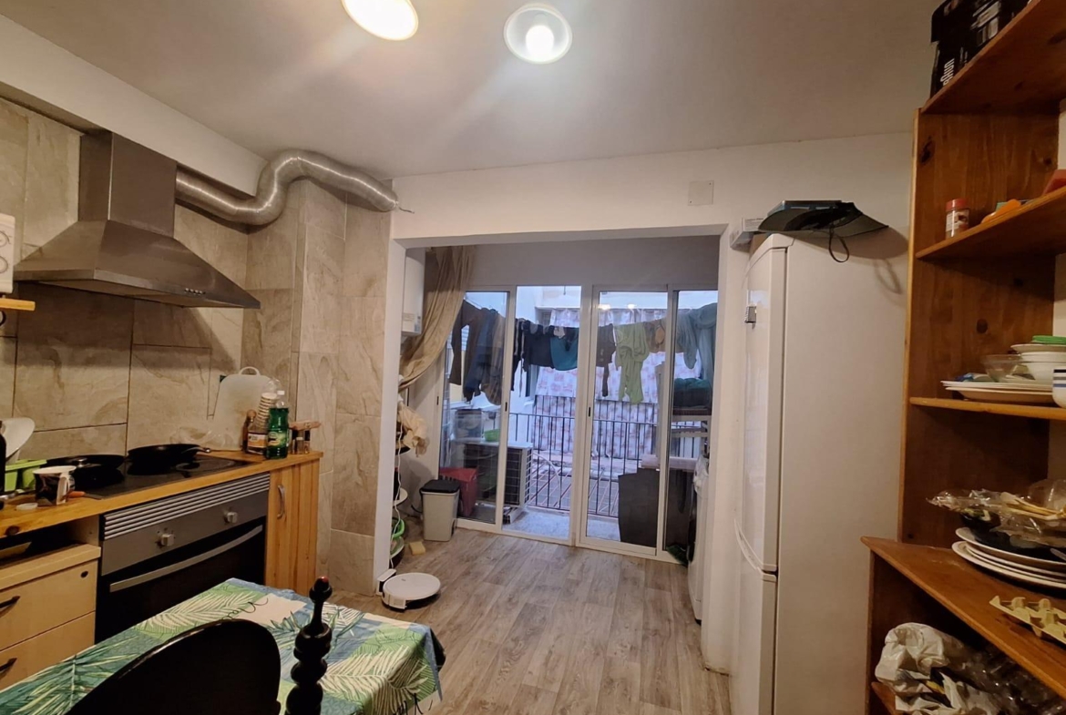 Amplio Piso en Venta en Carolinas Bajas, Alicante – Portonidad Única