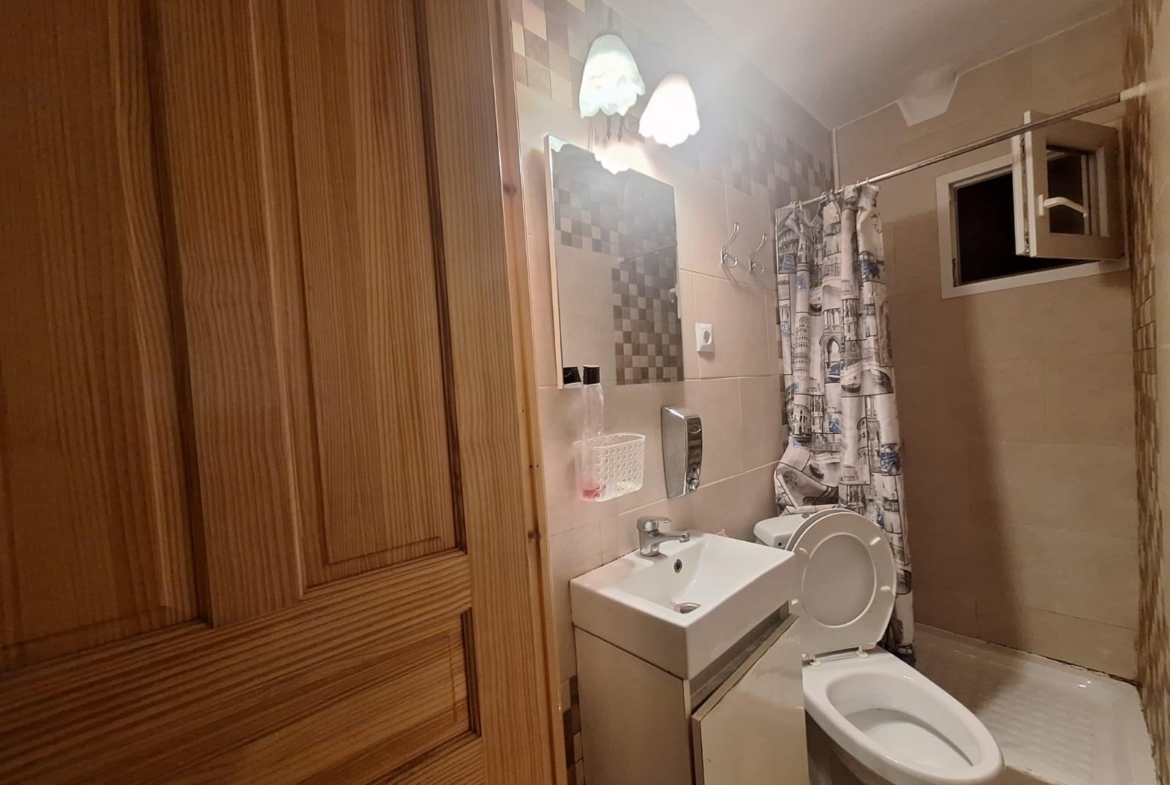 Amplio Piso en Venta en Carolinas Bajas, Alicante – Portonidad Única