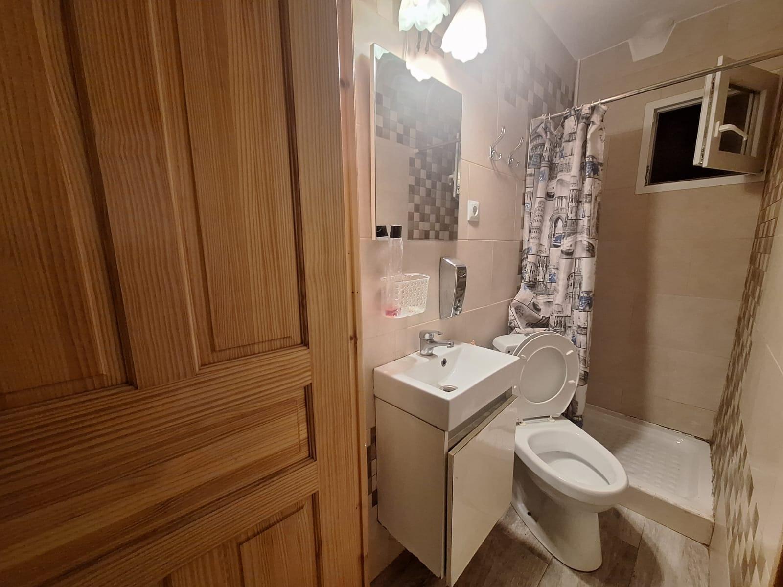 Amplio Piso en Venta en Carolinas Bajas, Alicante – Portonidad Única