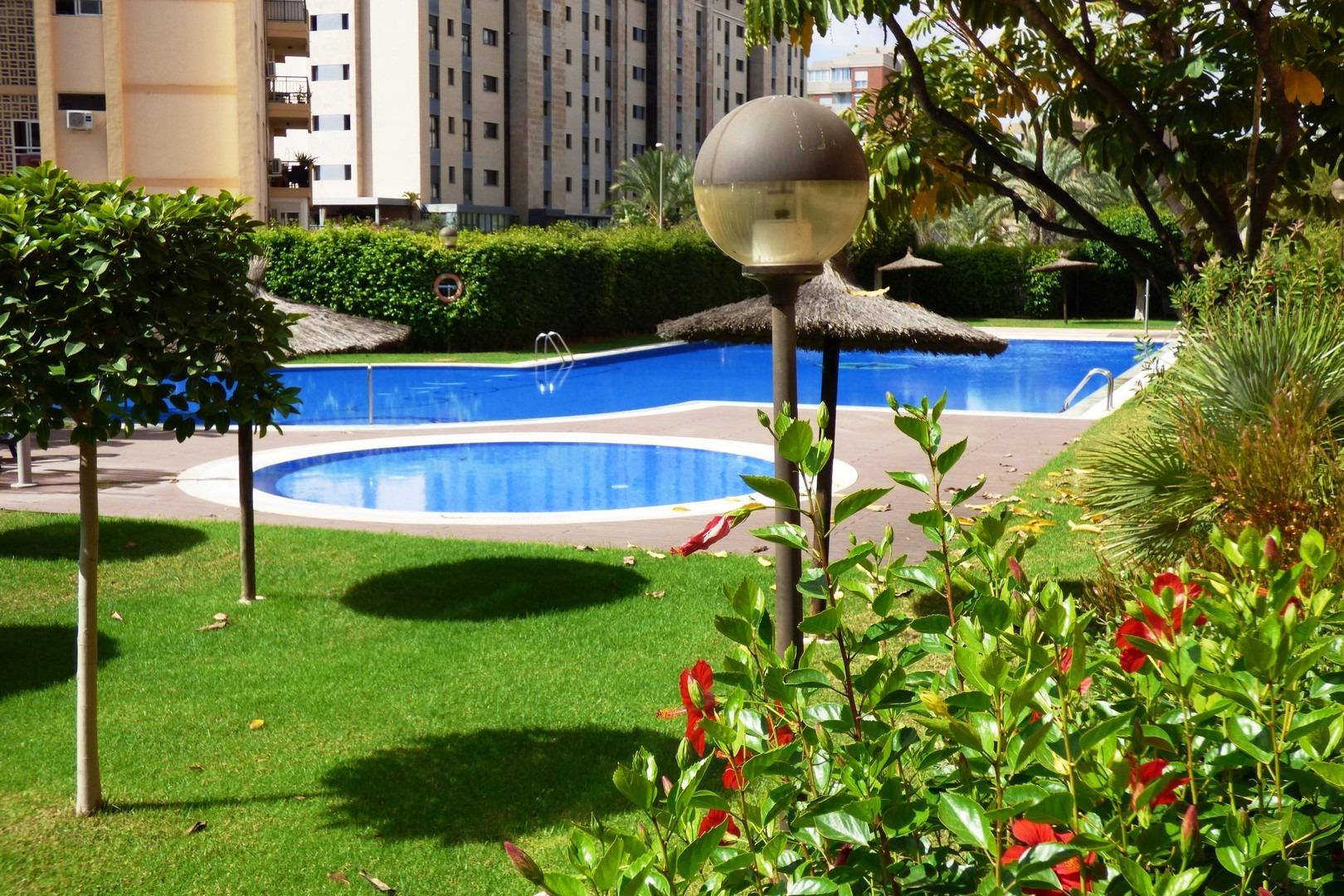 Gran Vivienda de 4 slaapzalen y tres baños en Urbanización de Lujo en Playa San Juan