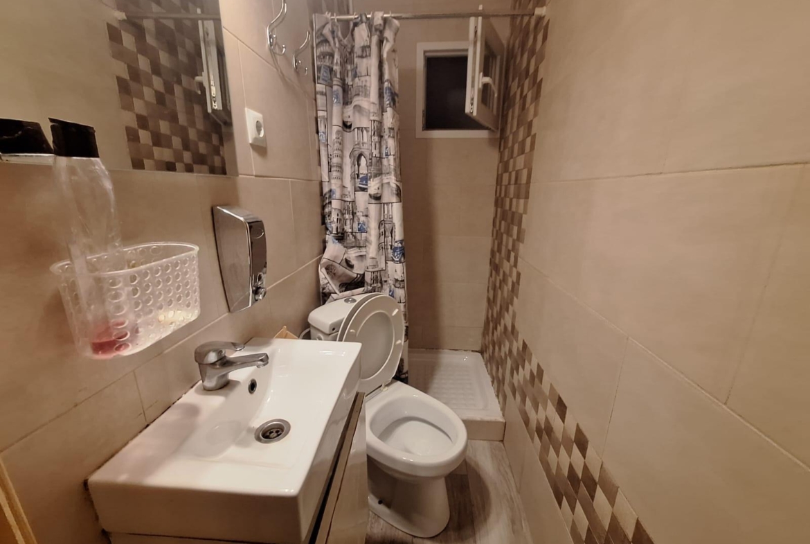 Amplio Piso en Venta en Carolinas Bajas, Alicante – Portonidad Única