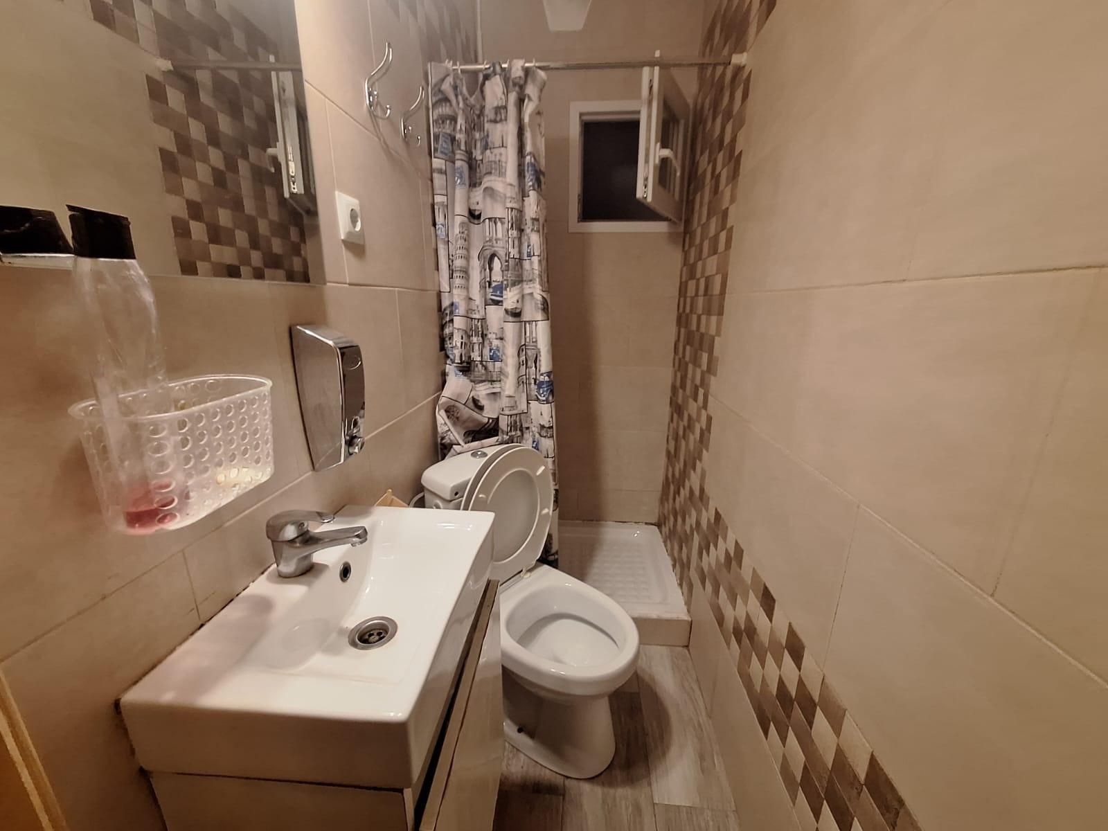 Amplio Piso en Venta en Carolinas Bajas, Alicante – Portonidad Única