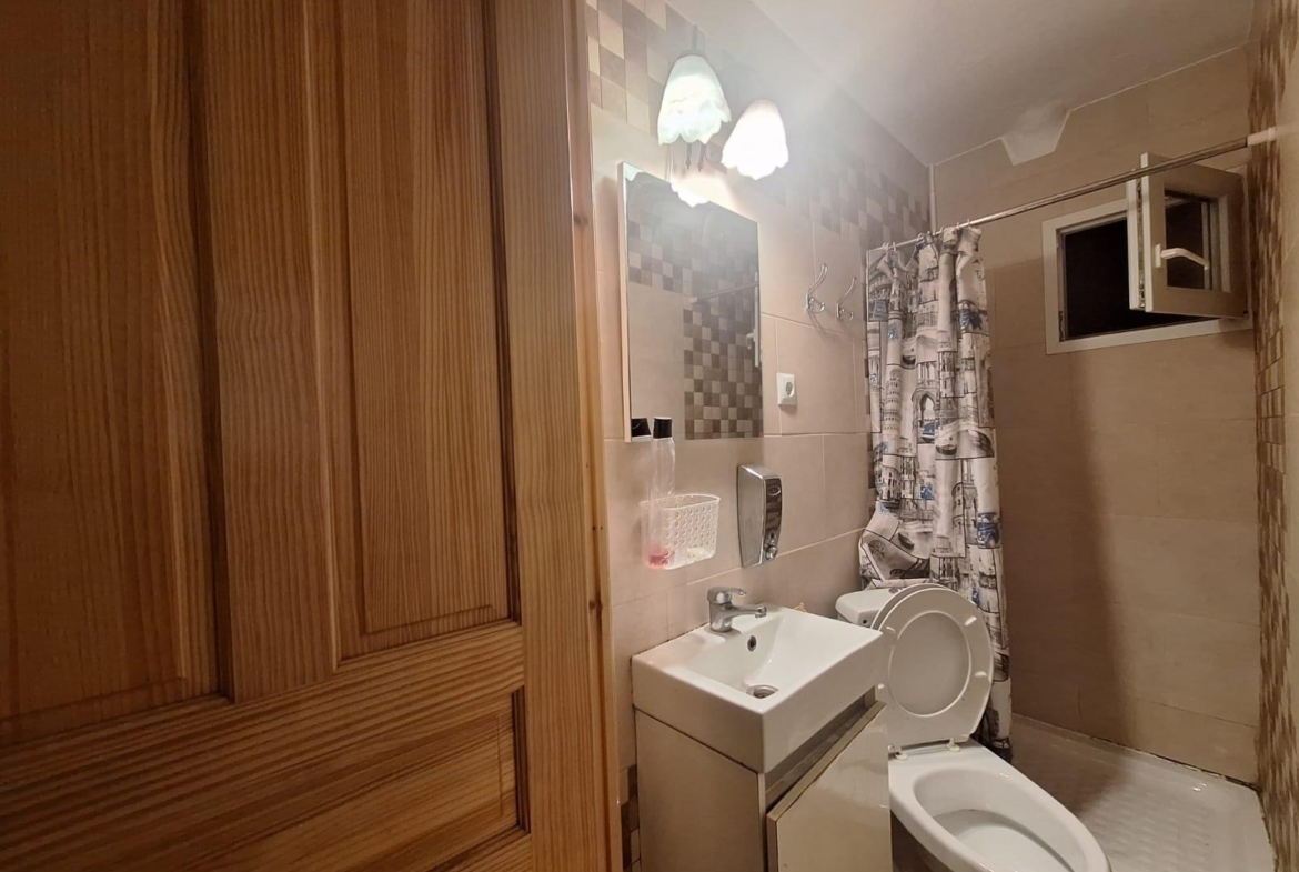 Amplio Piso en Venta en Carolinas Bajas, Alicante – Portonidad Única