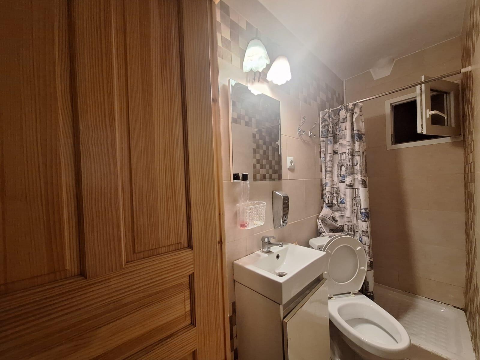 Amplio Piso en Venta en Carolinas Bajas, Alicante – Portonidad Única