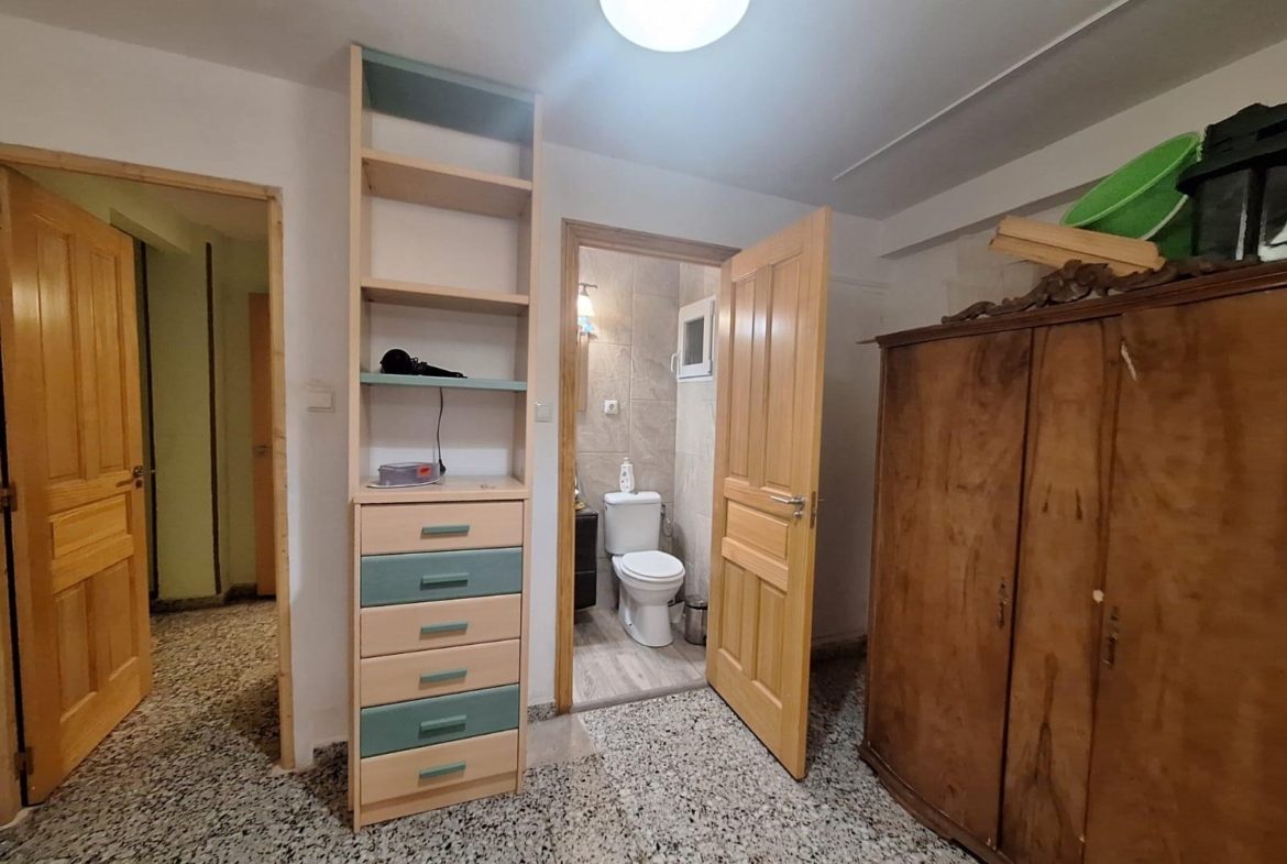 Amplio Piso en Venta en Carolinas Bajas, Alicante – Portonidad Única