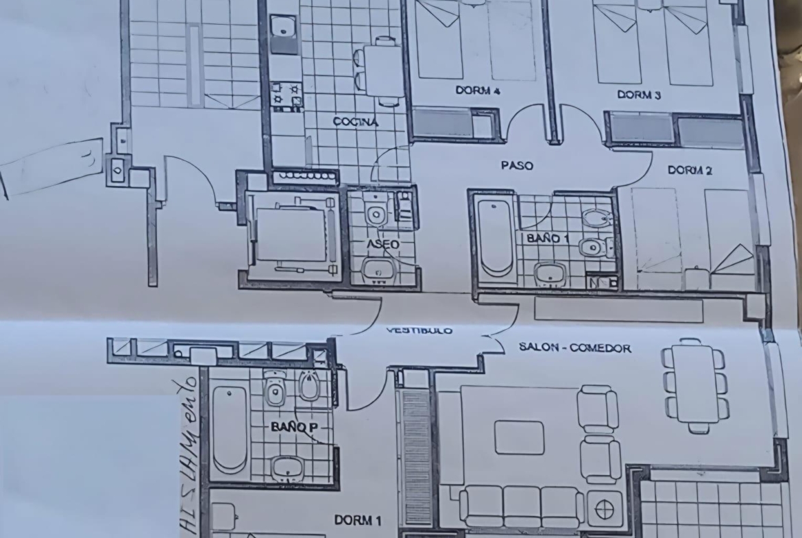 Gran Vivienda de 4 slaapzalen y tres baños en Urbanización de Lujo en Playa San Juan