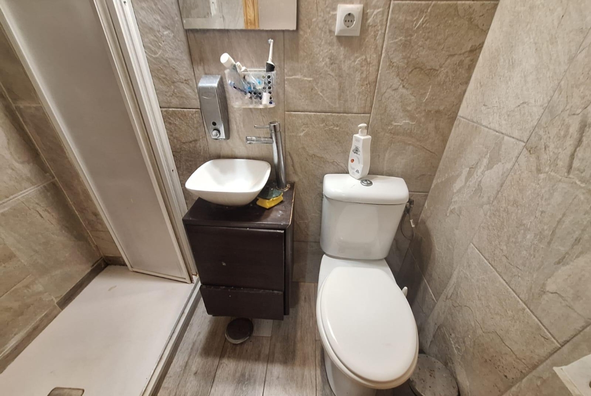 Amplio Piso en Venta en Carolinas Bajas, Alicante – Portonidad Única