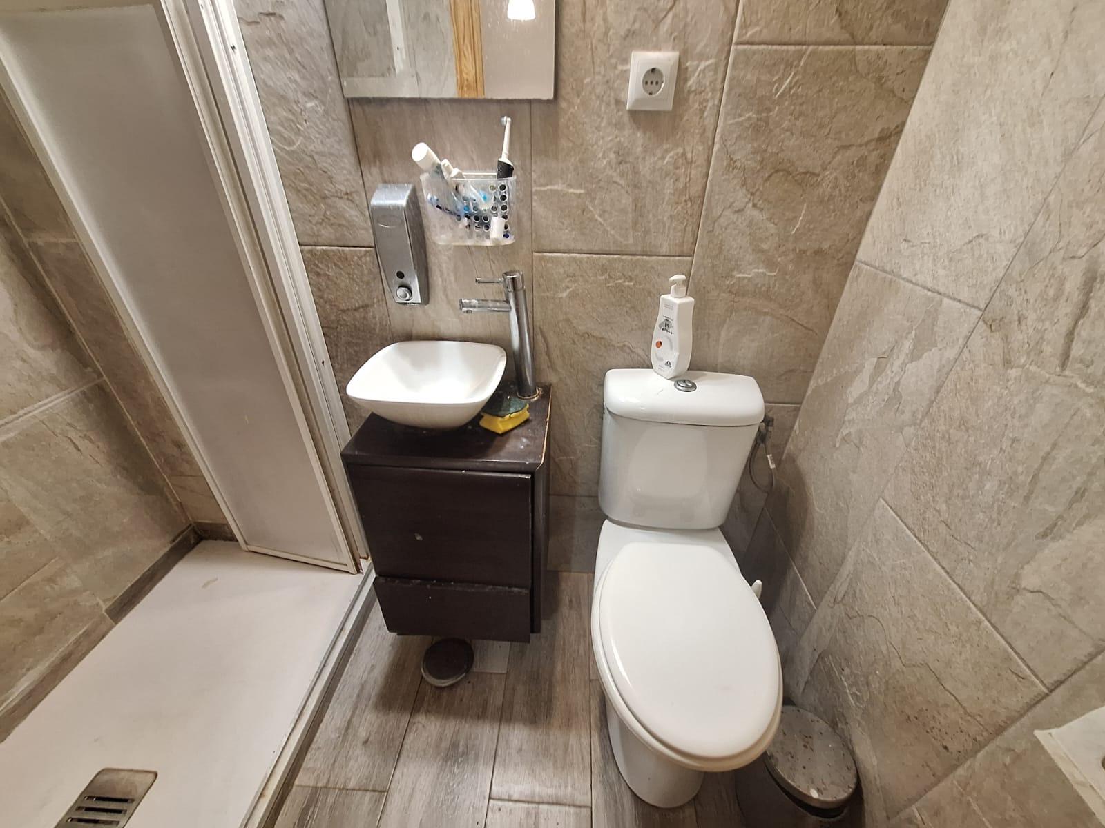 Amplio Piso en Venta en Carolinas Bajas, Alicante – Portonidad Única