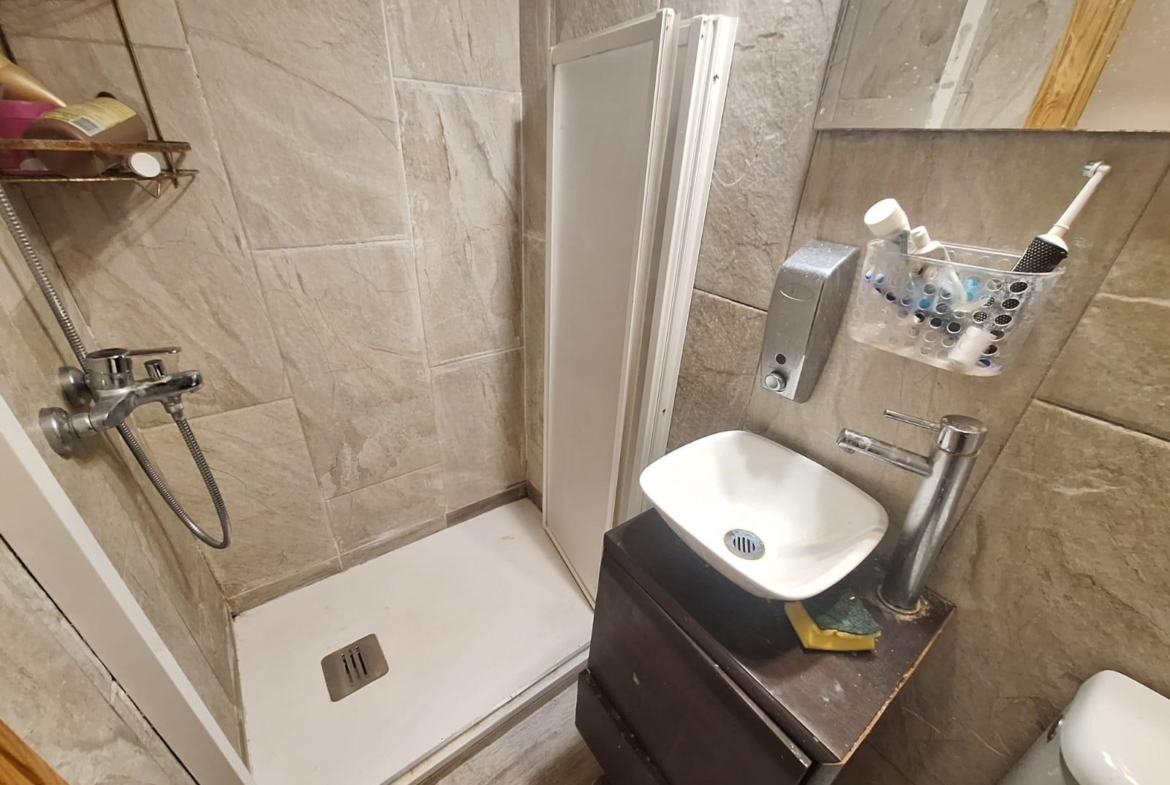 Amplio Piso en Venta en Carolinas Bajas, Alicante – Portonidad Única