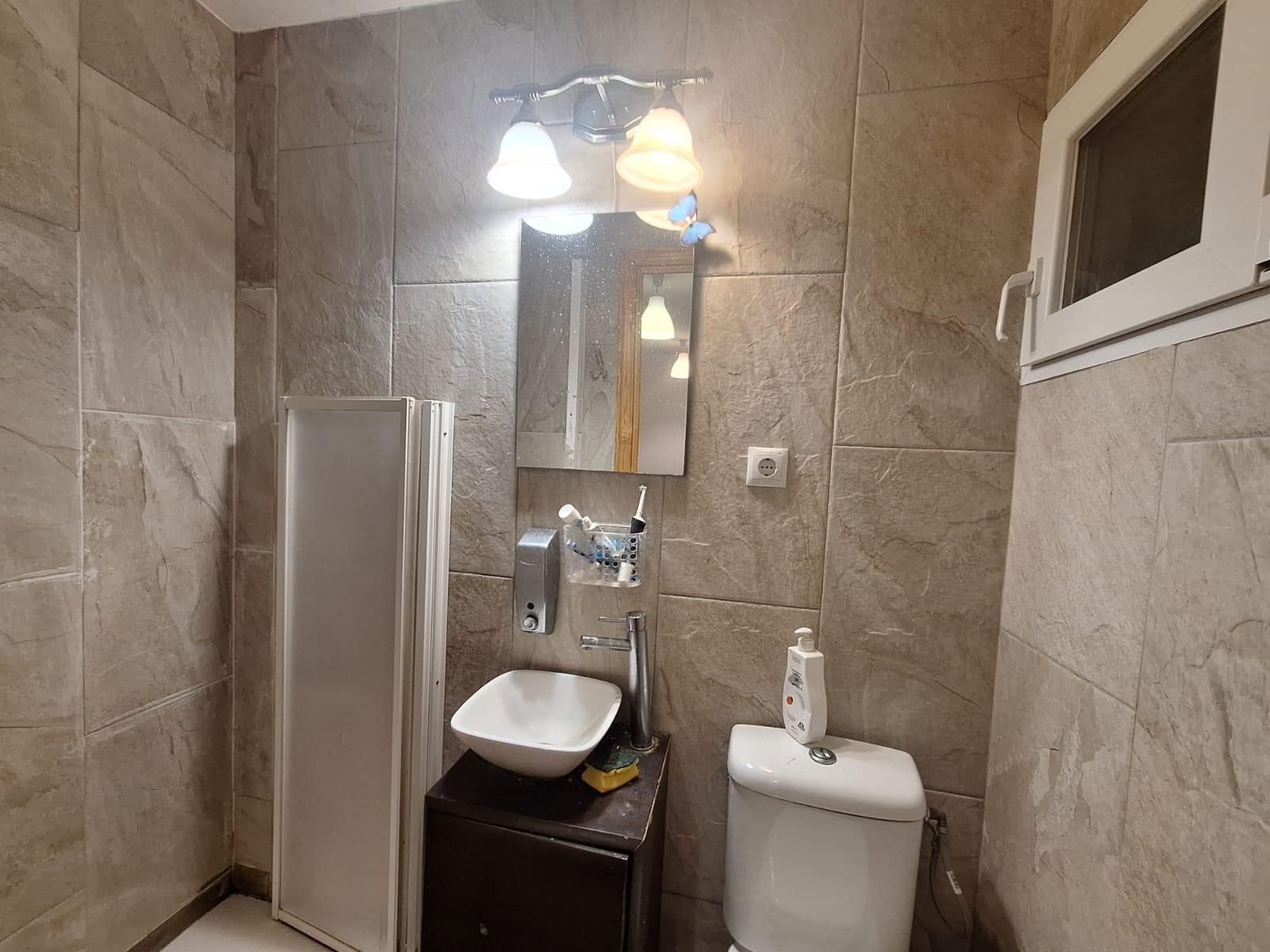 Amplio Piso en Venta en Carolinas Bajas, Alicante – Portonidad Única