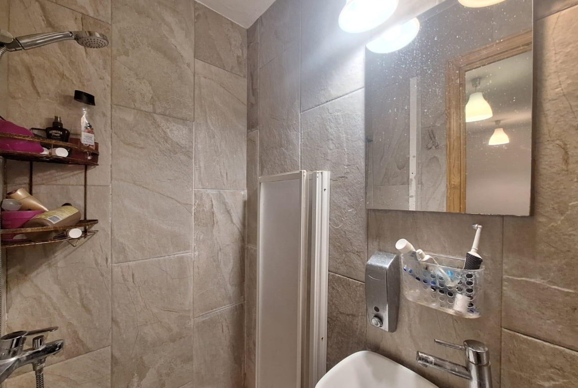 Amplio Piso en Venta en Carolinas Bajas, Alicante – Portonidad Única