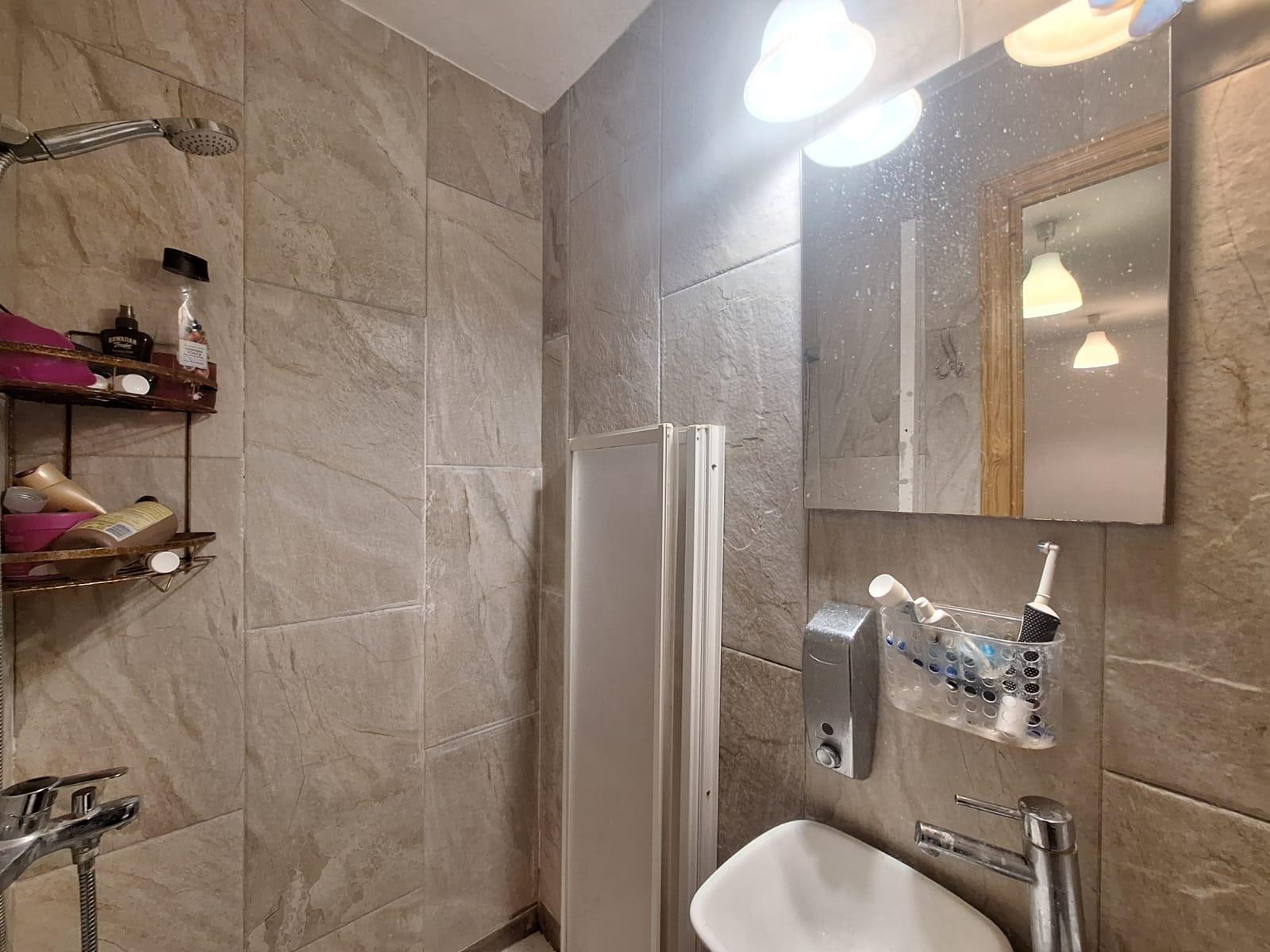 Amplio Piso en Venta en Carolinas Bajas, Alicante – Portonidad Única
