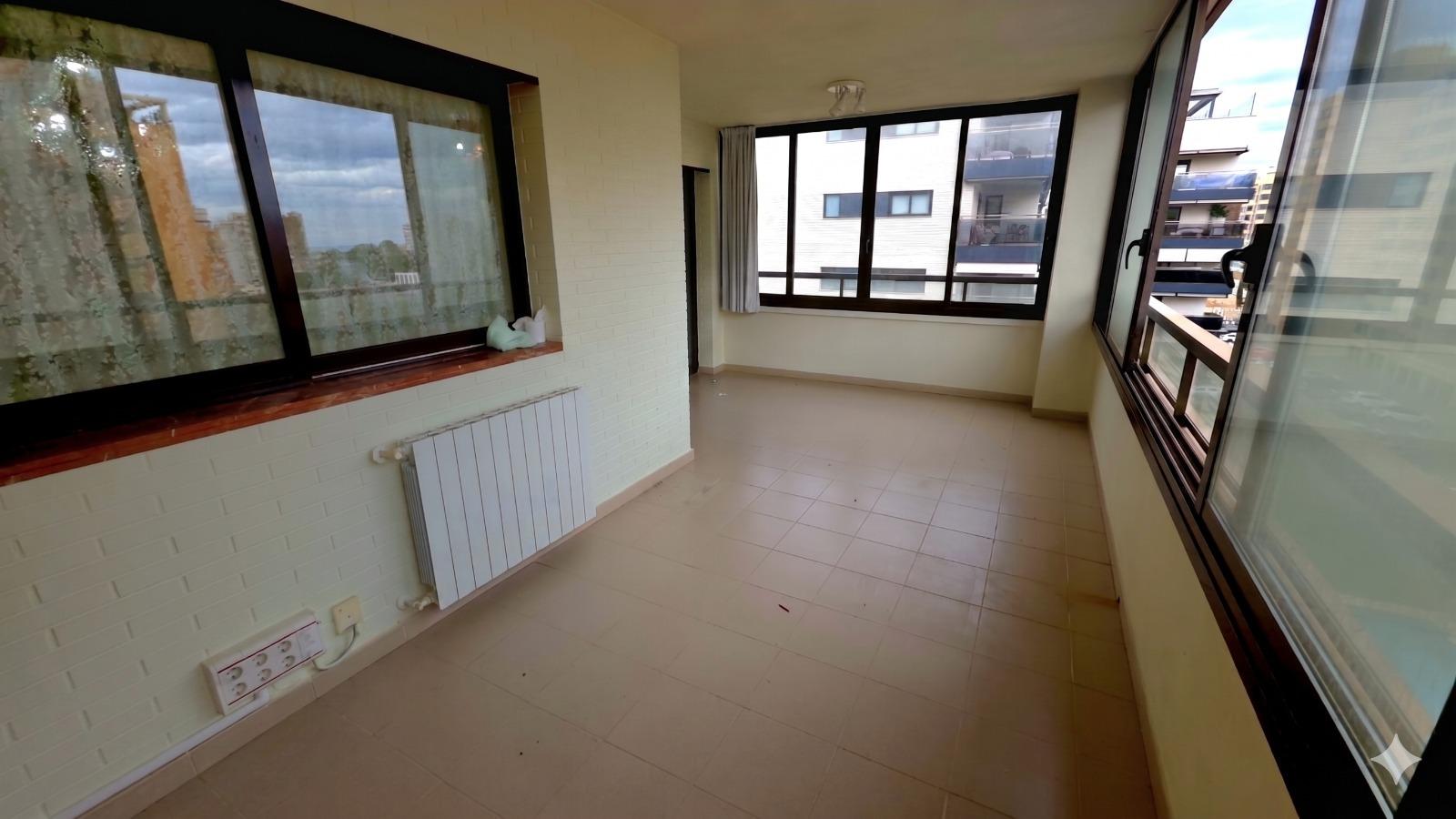 Gran Vivienda de 4 slaapzalen y tres baños en Urbanización de Lujo en Playa San Juan