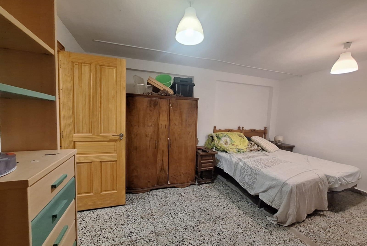 Amplio Piso en Venta en Carolinas Bajas, Alicante – Portonidad Única